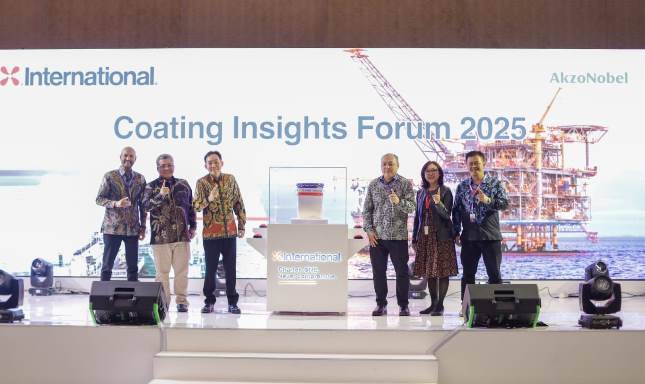 Azkonobil resmi meluncurkan Chartek ONE pada ajang Coating Insights Forum di Jakarta.