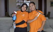 Dua Tasker Cleaning Perempuan