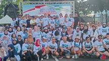 Peserta jalan sehat Indonesia-Uzbekistan Friendship Fun Walk 2025