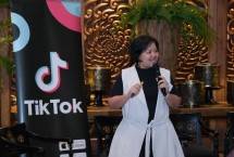 Anggini Setiawan, Communications Director, TikTok Indonesia, memaparkan bagaimana kreator dan komunitas TikTok memanfaatkan ekosistem TikTok